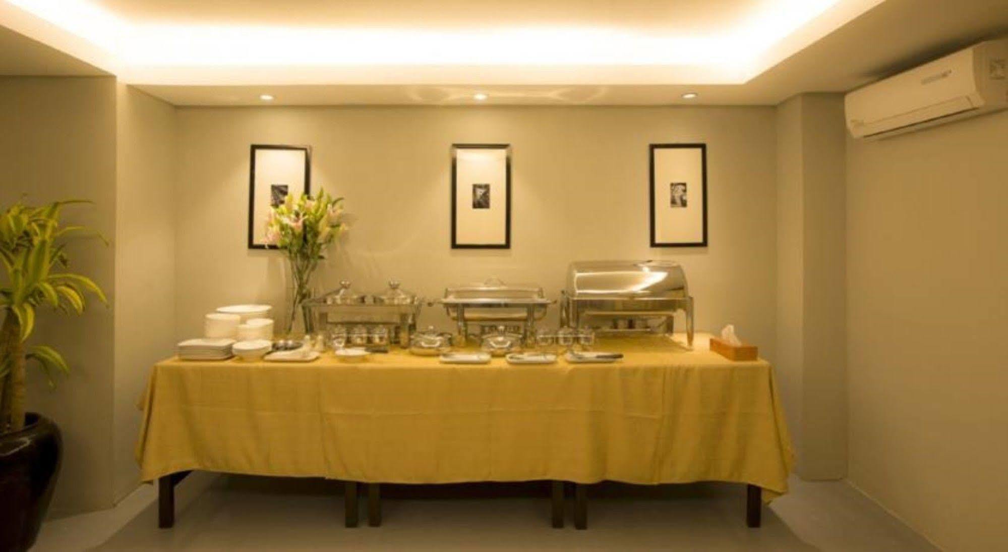 Shwe Pyi San Yar Hotel Yangon Ngoại thất bức ảnh